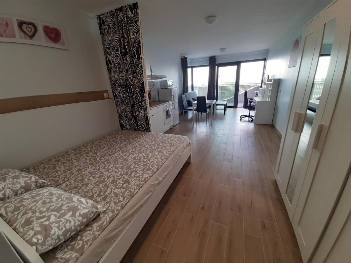 Cherry & Free Parking Apartmán *
